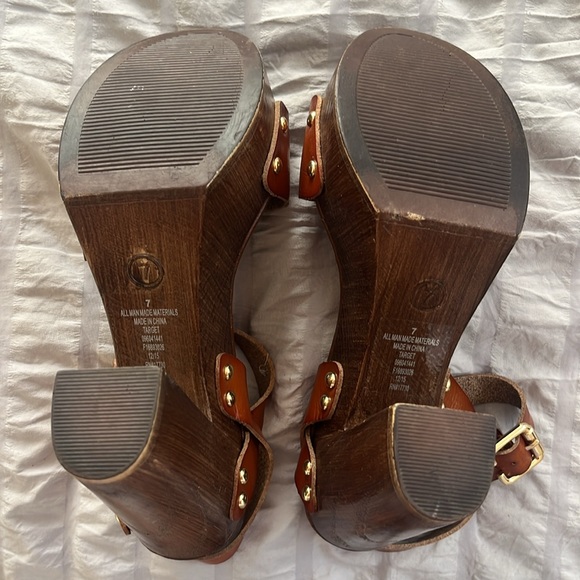 Target Brand Chunky Brown Heel, SIZE 7. - Picture 4 of 4